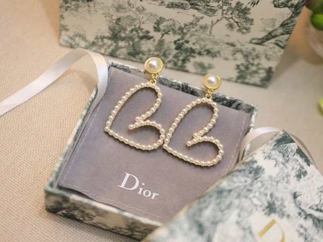 Dior飾品 迪奧經典熱銷款珍珠愛心925銀針耳環耳釘  zgd1477