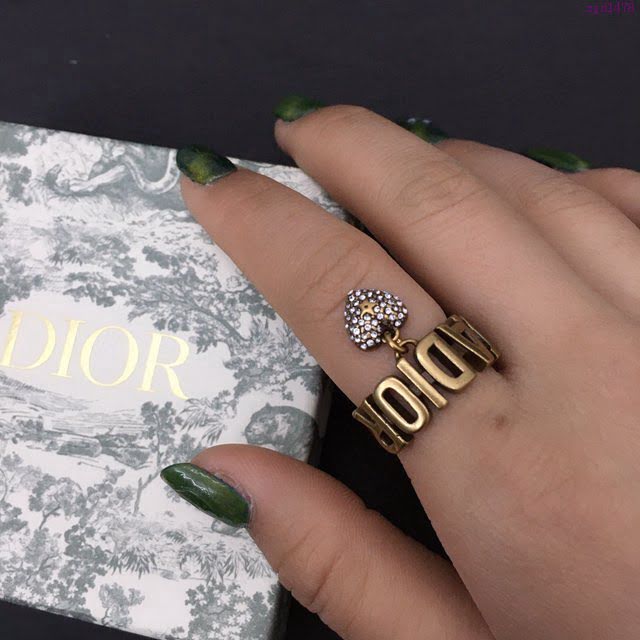 Dior飾品 迪奧經典熱銷款字母愛心吊墜戒指  zgd1478