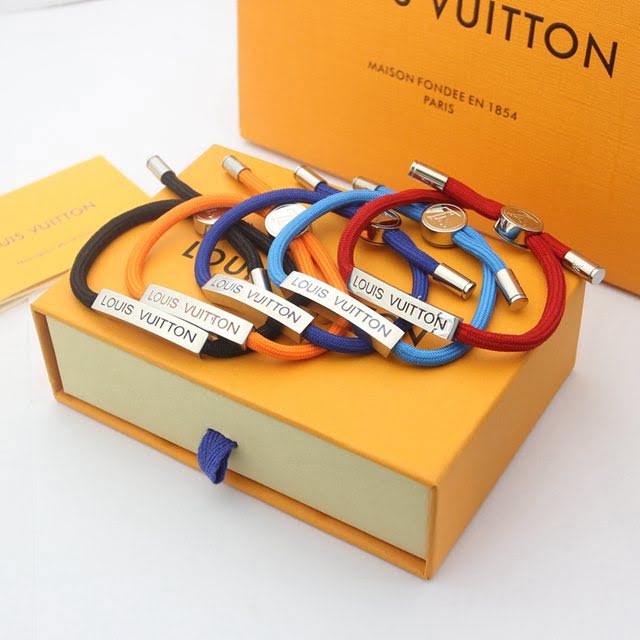 Louis Vuitton新款飾品 路易威登Space繩子可調節手鏈 LV彩色繩子手環  zglv1855