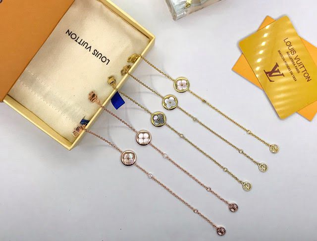 Louis Vuitton新款飾品 路易威登經典單花手鏈 LV天然白貝母四葉草手鏈  zglv2138