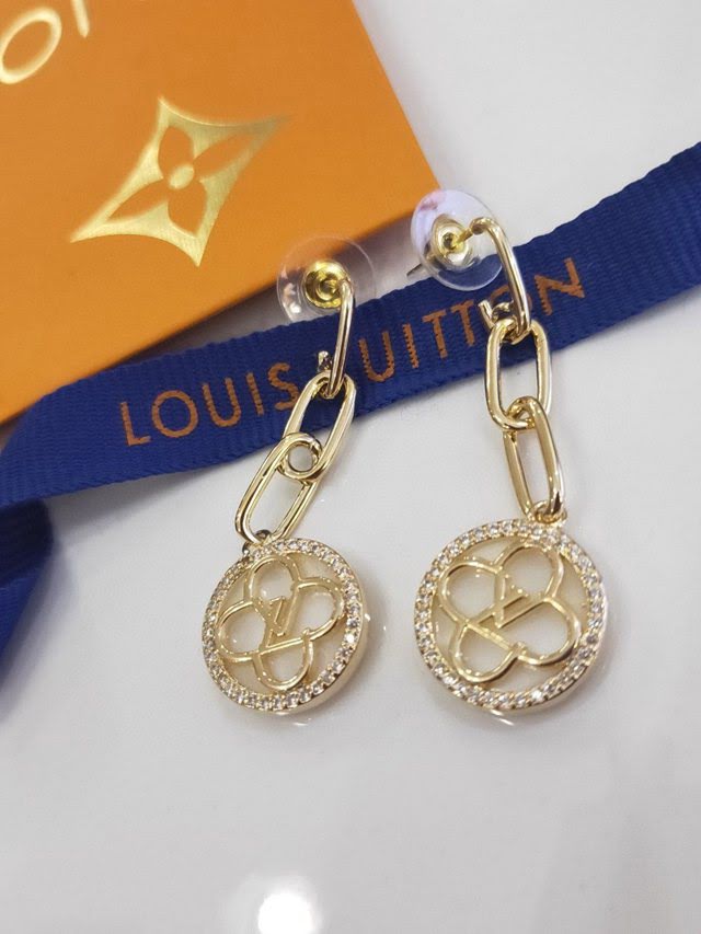 Louis Vuitton新款飾品 路易威登時尚微鑲晶鑽白貝母流蘇logo字母耳釘 LV雙環鏈條四葉草耳環  zglv2241
