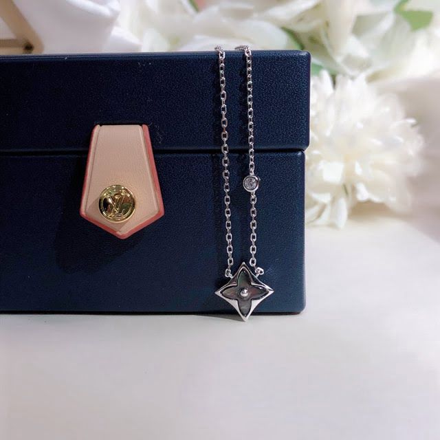Louis Vuitton純銀飾品 路易威登限定天然黑灰貝項鏈 LV單花單鑽鎖骨鏈  zglv2244