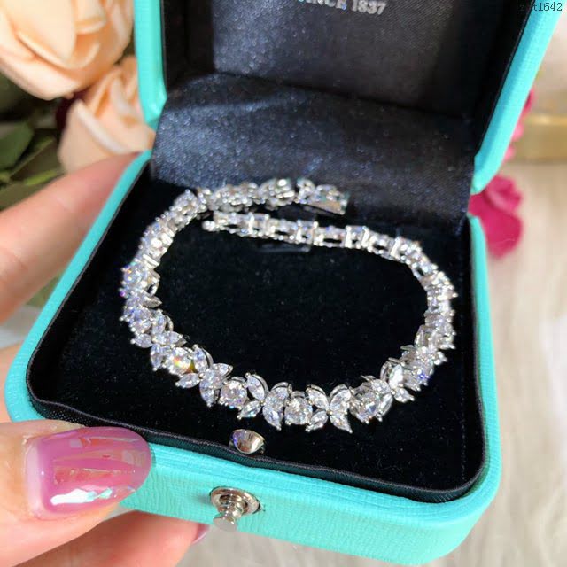 Tiffany純銀飾品 蒂芙尼女士專櫃爆款925純銀八心八箭手鏈 Tiffany奢華馬眼全鑽花簇系列手鏈  zgt1642