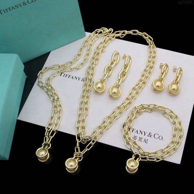 Tiffany飾品 蒂芙尼女士專櫃爆款T系列項鏈手鏈耳環套裝 Tiffany鏈環項鏈手鏈耳環套裝  zgt1650