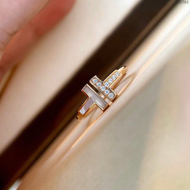 Tiffany純銀飾品 蒂芙尼女士專櫃爆款Two T白貝不對稱開口雙t鑽石戒指  zgt1783