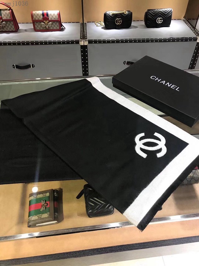 CHANEL專櫃新款女士圍巾 香奈兒經典羊絨披肩  mmj1036