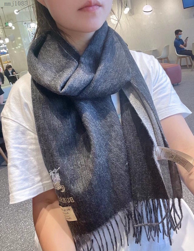 Burberry外貿出口尾單羊羔絨格紋雙面圍巾 巴寶莉2021經典巴格雙面圍巾  mmj1088