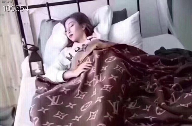 Louis Vuitton圍巾 路易威登經典Monogram圖案大圍巾 LV2021新款披肩毛毯  mmj1306