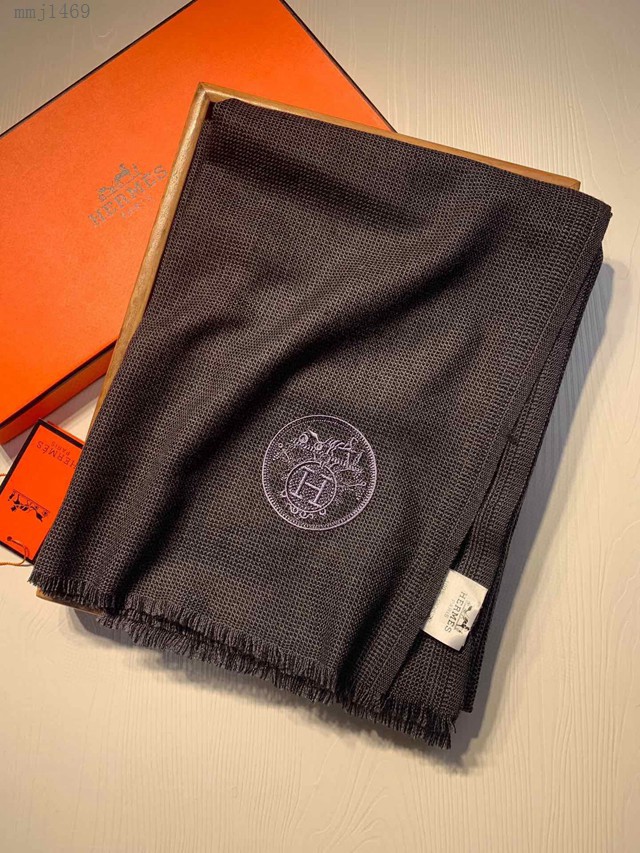 Hermes專櫃最新款純色圍巾 愛馬仕刺繡羊絨大披肩  mmj1469