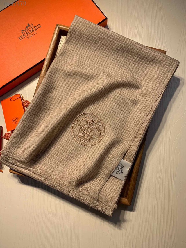 Hermes專櫃最新款純色圍巾 愛馬仕刺繡羊絨大披肩  mmj1470