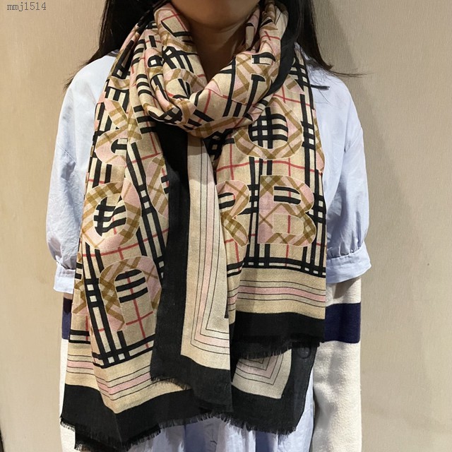 Burberry印花字母塗鴉羊絨長圍巾 巴寶莉2021新款純羊絨格子圍巾  mmj1514