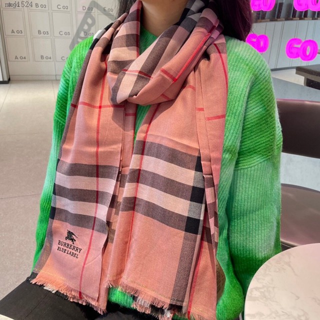 Burberry最新字母塗鴉羊絨長圍巾 巴寶莉2021新款格子羊絨圍巾  mmj1524