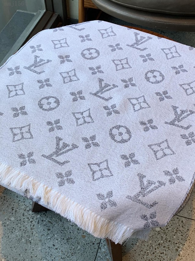 Louis Vuitton女士圍巾 路易威登Rainbow手工刺繡釘珠羊絨披肩 LV經典黑白羊絨披肩  mmj1564