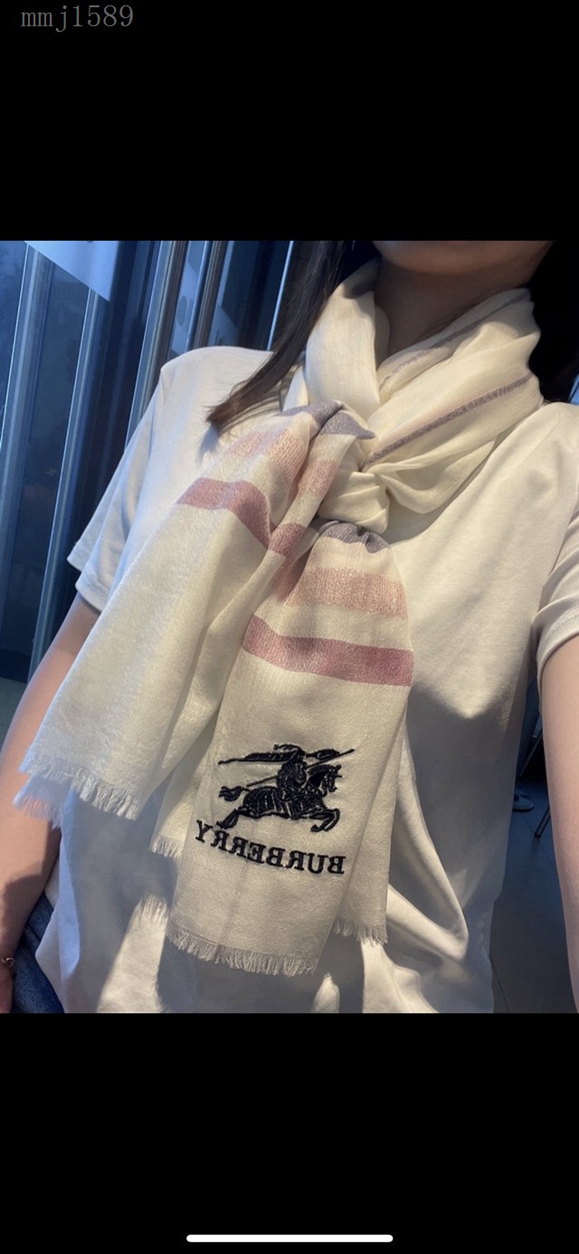 Burberry新品經典巴格羊絨圍巾 巴寶莉2021新款小格紋女士圍巾  mmj1589