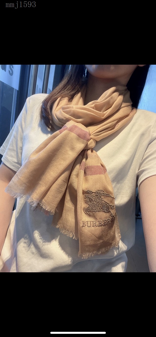 Burberry新品經典巴格羊絨圍巾 巴寶莉2021新款小格紋女士圍巾  mmj1593