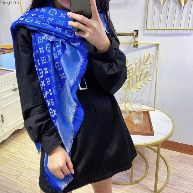 Louis Vuitton秋冬新款女士圍巾 路易威登明星同款圍巾 真絲羊毛LV披肩大方巾  mmj1707