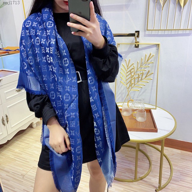 Louis Vuitton秋冬新款女士圍巾 路易威登明星同款圍巾 真絲羊毛LV披肩大方巾  mmj1713