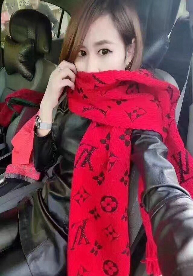 Louis Vuitton秋冬新款女士圍巾 唐嫣明星同款秋冬羊毛圍巾格 路易威登首字母字樣圍巾  mmj1726