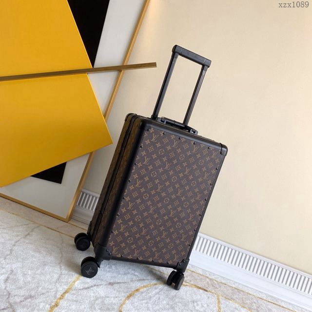 LV驢牌行李箱 90045 復古形拉箱 LV拉杆箱 經典花料配鋁框登機箱xzx1089