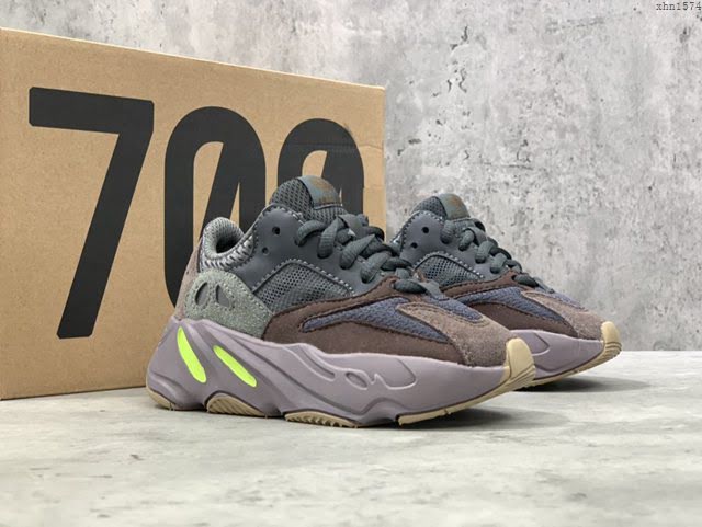 Adidas兒童鞋 阿迪達斯椰子童鞋700 Adidas Yeezy Boost 700  xhn1574