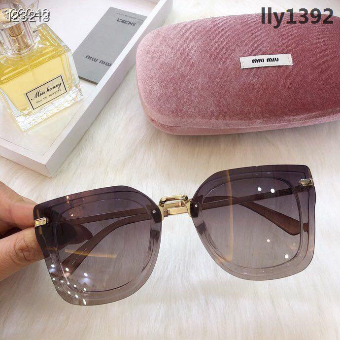 MIUMIU繆繆 原單代工廠推薦款 偏光 防止紫外線 太陽眼鏡 適合各種臉型  lly1392