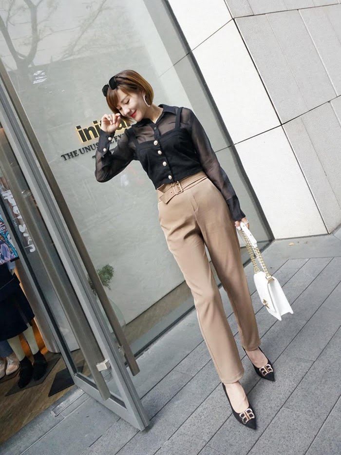 Chanel香奈兒 法國專櫃同步新款 2019早春簡潔時尚三件套 網紗時尚襯衣 牛仔吊帶馬甲上衣 高腰時尚小腳褲  xly1096