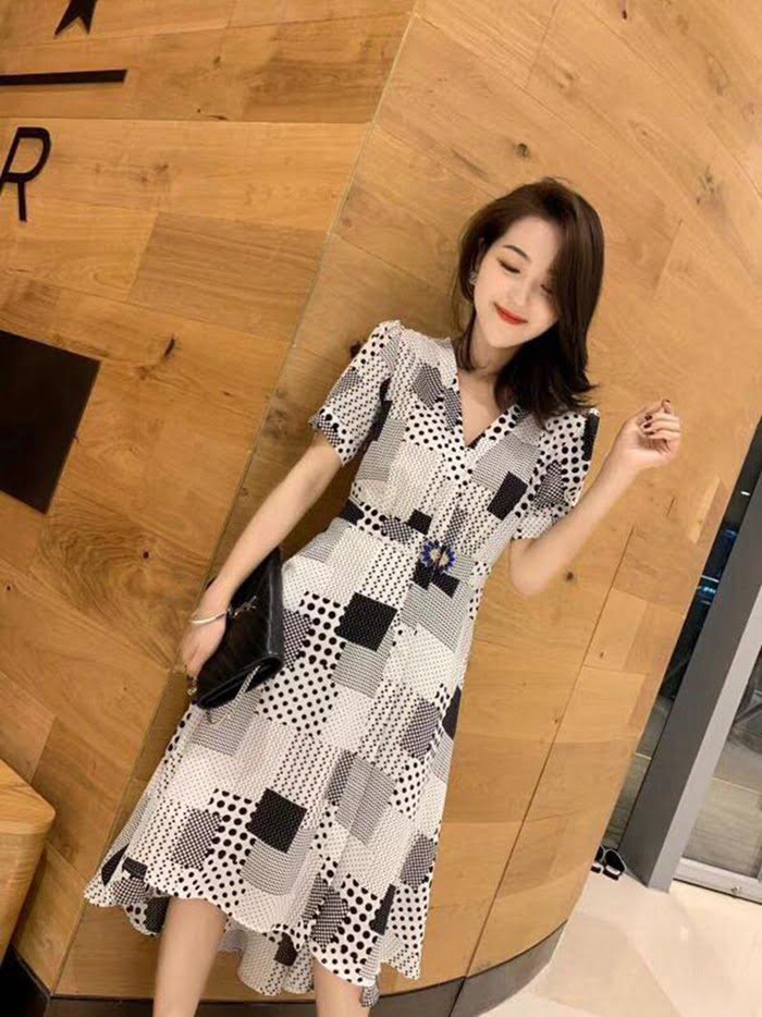Chanel香奈兒 法國專櫃同步新款 2019新款 幾何元素 簡潔修身大裙擺  xly1250