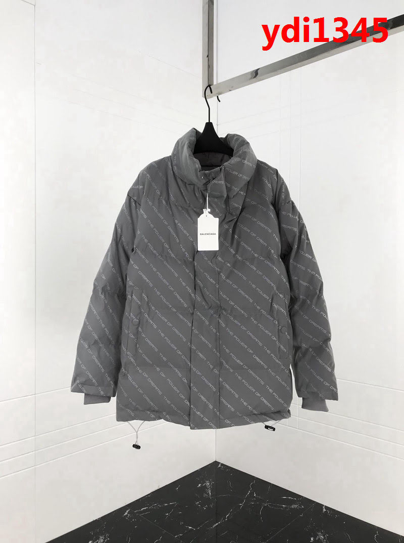 BALENCIAGA巴黎世家 18ss秋冬新款 灰色報紙滿Logo印花 大版棉服 情侶款 ydi1345