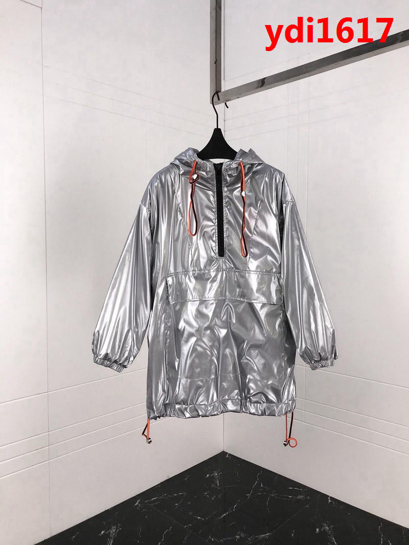 BURBERRY巴寶莉 18ss秋冬新款 銀色騎士 背後騎士刺繡圖案 薄棉衝鋒衣 OS版型 男女同款 ydi1617