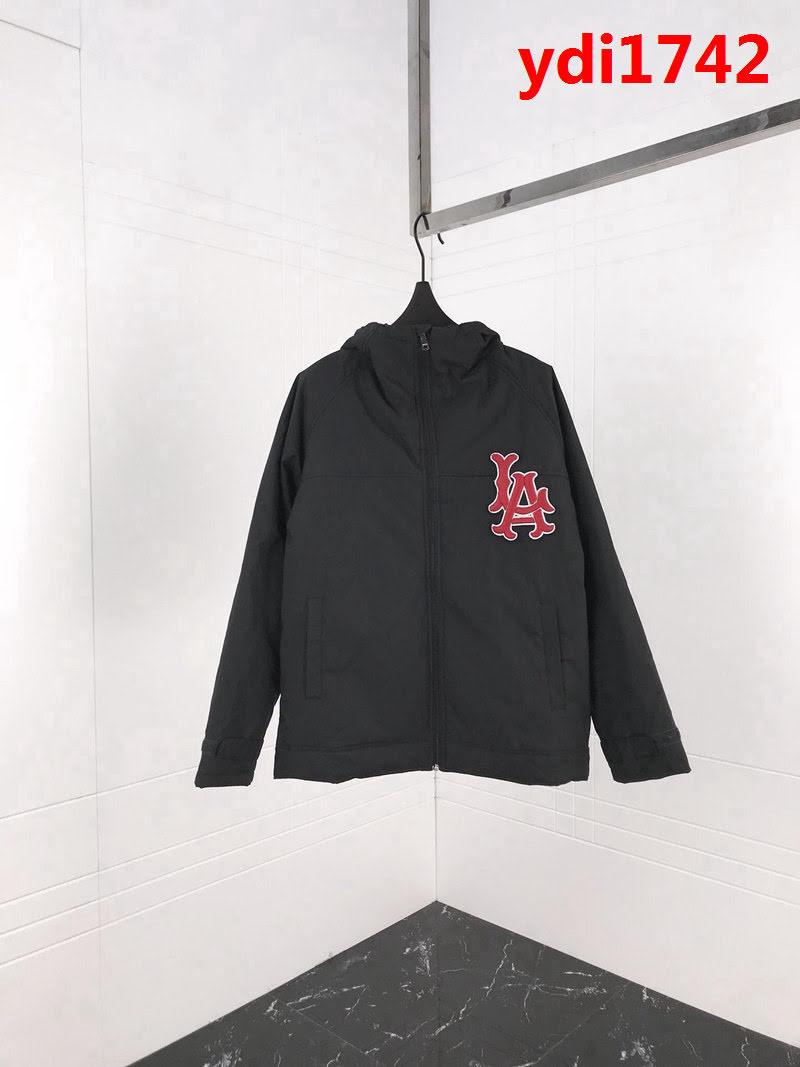 GUCCI古馳 18秋冬LA XXV 刺繡 背後刺繡字母 連帽 薄棉男款外套 ydi1742