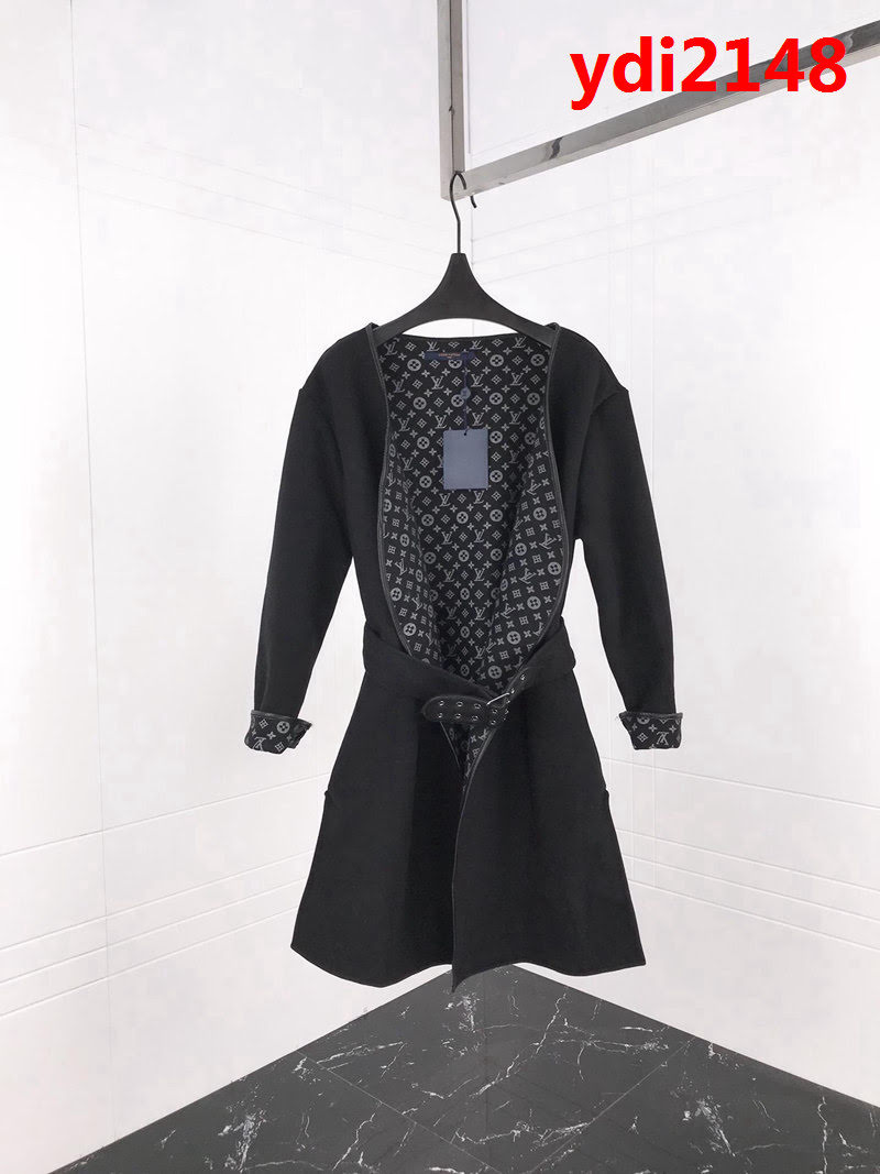 LV路易威登 秋冬新品 進口羊毛 女款手工大衣 內裏老花logo ydi2148