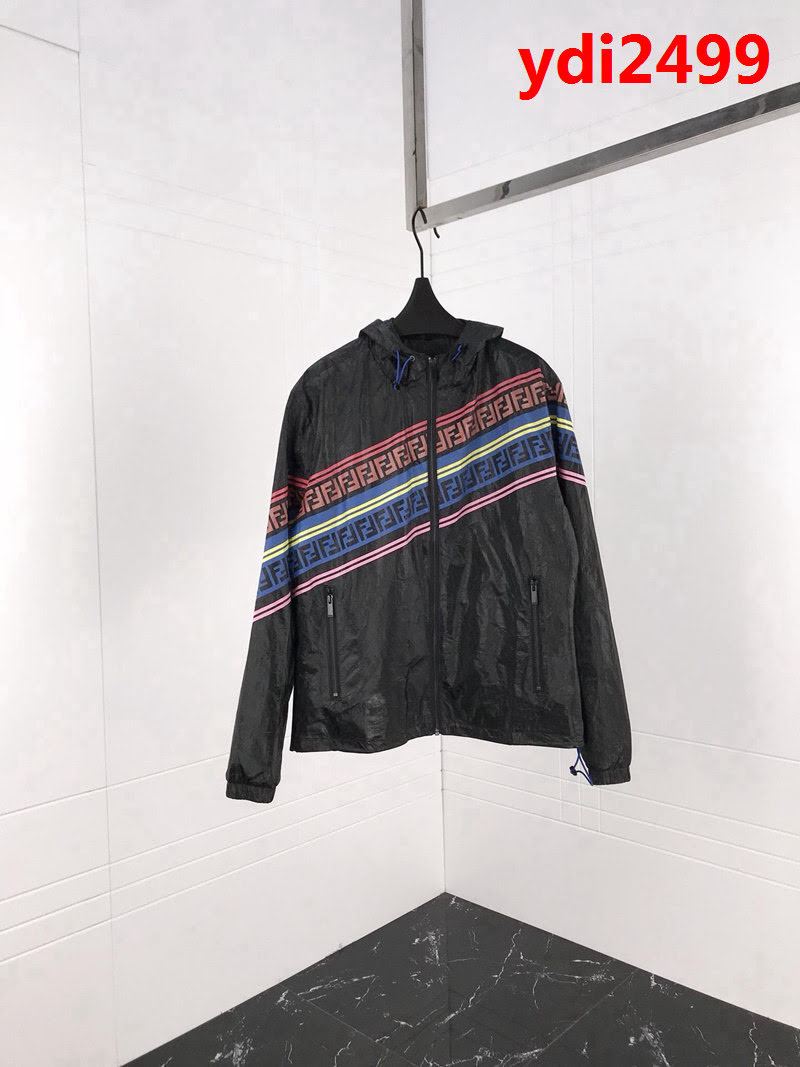FENDI芬迪 系列款 19ss春季斜杠印花 定制科技折痕面料 男款風衣外套 ydi2499