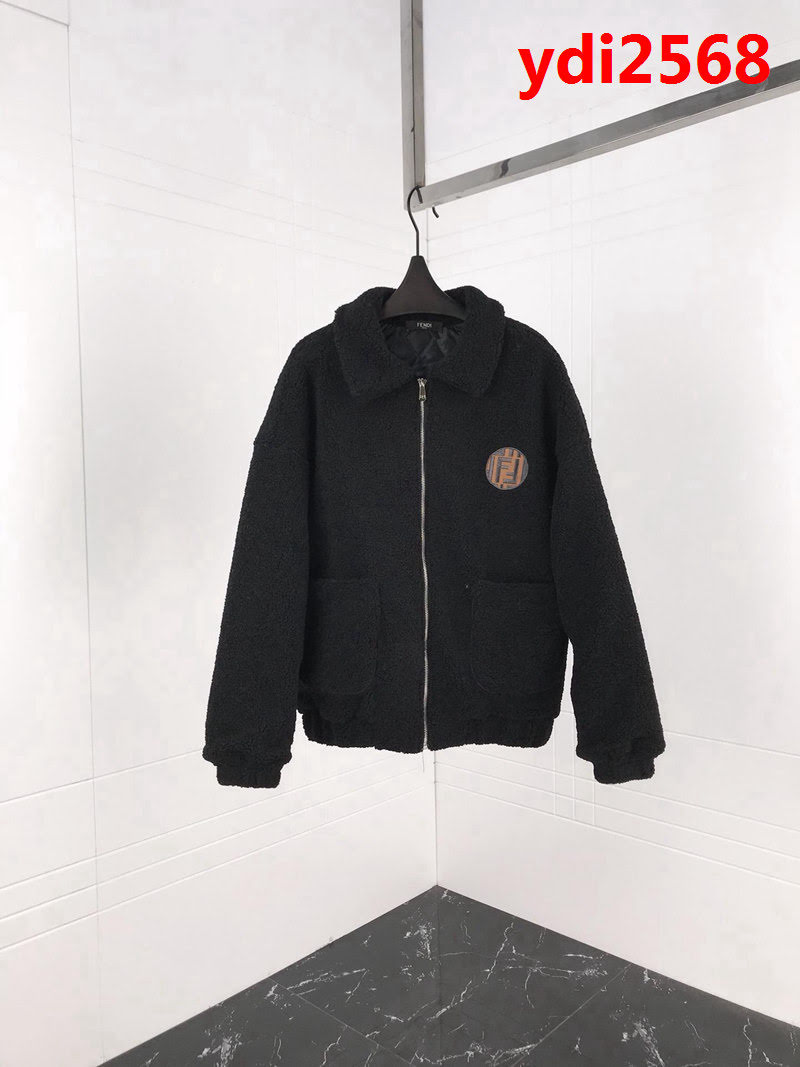 FENDI芬迪 18ss秋冬 搖粒絨大字母貼布繡 寬鬆版 棉服外套 背後品牌字母刺繡圖案 男女同款 ydi2568