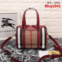 BURBERRY巴寶莉 2016最新走秀款 時尚精緻 手提斜挎雙用 官網同步款 39808  Bhq1041