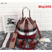 BURBERRY巴寶莉 原單 爆款 實用耐久 Canvas 格紋水桶包 搭配可拆式拉鏈零錢袋 803231  Bhq1059