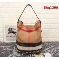 BURBERRY巴寶莉 新款 風格百搭 多用途手袋 附可拆式錢夾 413256  Bhq1296