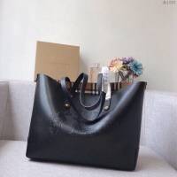 Burberry專櫃新款女包 大號Burberry壓花徽章 巴寶莉敞口托特包  db1083