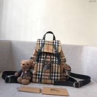 Burberry專櫃新款包包 巴寶莉女士小號格子雙肩背包  db1097