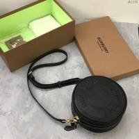Burberry專櫃新款女包 巴寶莉黑色全小牛仔皮圓形Louise路易絲包  db1185