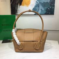 Bottega veneta高端女包 寶緹嘉爆款THE ARCO編織款手提包  BV經典款蝙蝠包  gxz1114
