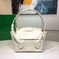 Bottega veneta高端女包 寶緹嘉爆款THE ARCO編織款手提包  BV經典款蝙蝠包  gxz1120