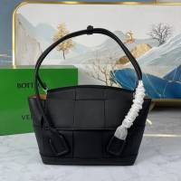 Bottega veneta高端女包 KF009 寶緹嘉爆款ARCO編織款荔枝紋黑色手提包 BV經典款ARCO蝙蝠包  gxz1219
