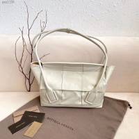 Bottega veneta高端女包 96009 寶緹嘉新款Arco48油蠟皮包 BV經典款小牛皮質中號手提包  gxz1226