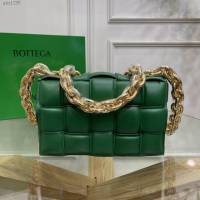 Bottega veneta高端女包 96008賽車綠 寶緹嘉新款枕頭鏈條包 BV經典款單肩斜挎手提女包  gxz1235
