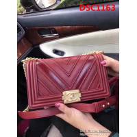 香奈兒CHANEL 67086 經典暢銷款 最新火爆拼皮大V刺繡 肩背斜挎鏈條包 DSC1163