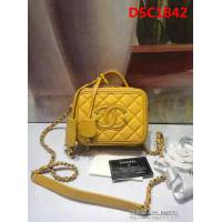香奈兒CHANEL 93341鏈條化妝包 2018新品魚子醬牛皮包 DSC1842