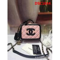 香奈兒CHANEL 93341鏈條化妝包 2018新品魚子醬牛皮包 DSC1844