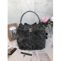 Chanel女包 A69900 香奈兒水桶包 灰色卡兔毛 Chanel時尚女包 Chanel新款肩背包  djc3544