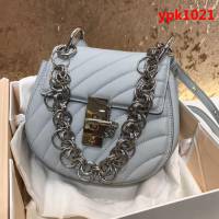 Chloe克洛伊 2018 最新一季春夏主打款 金屬圈手柄 小豬包  ypk1021