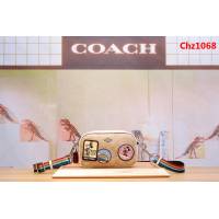 COACH蔻馳 31349 新款 徽章相機包 迪士尼米奇合作限量版 彩虹寬版肩帶  Chz1068